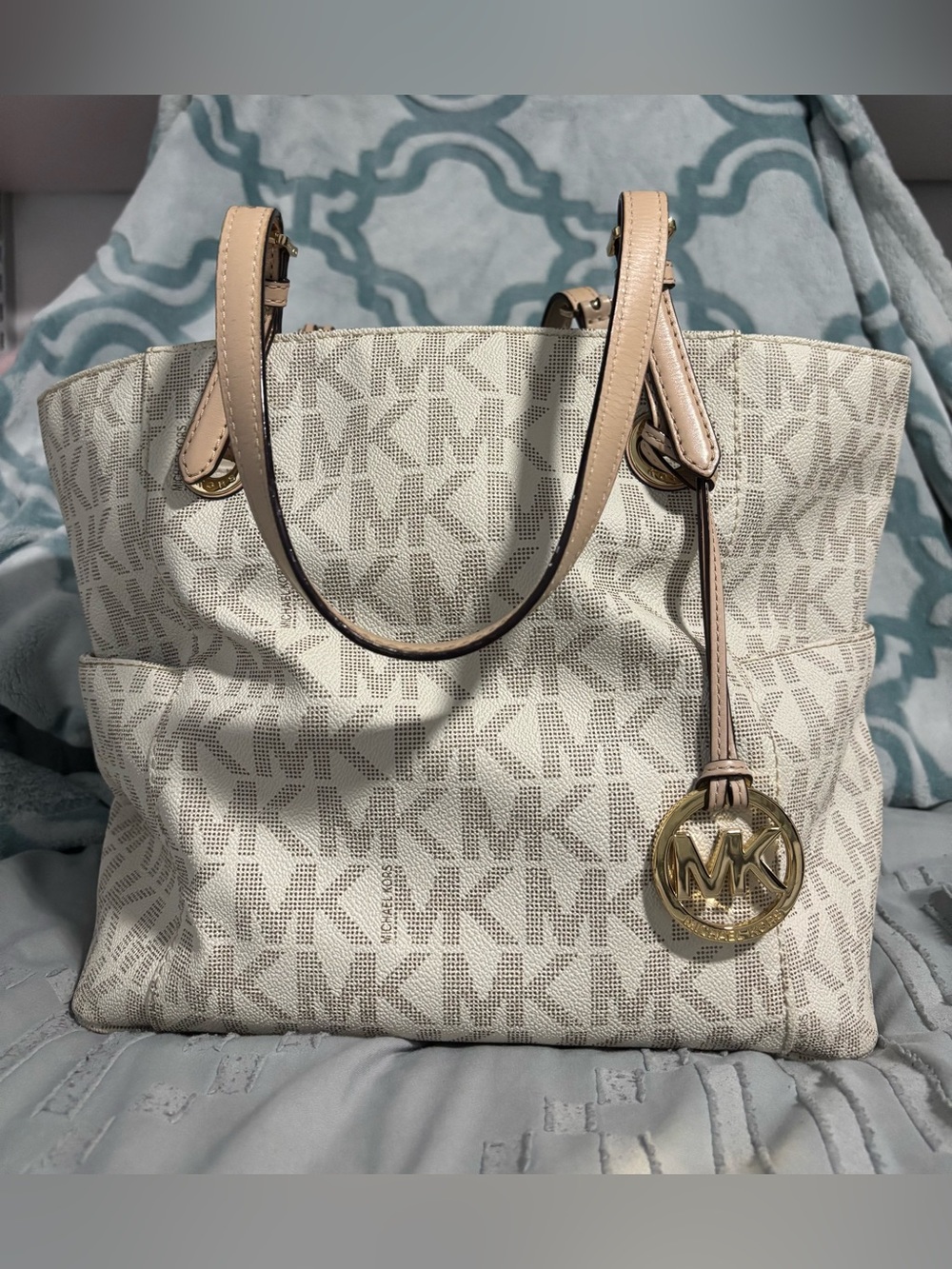 Michael Kors Vanilla Jet Set Signature Tote Handbag